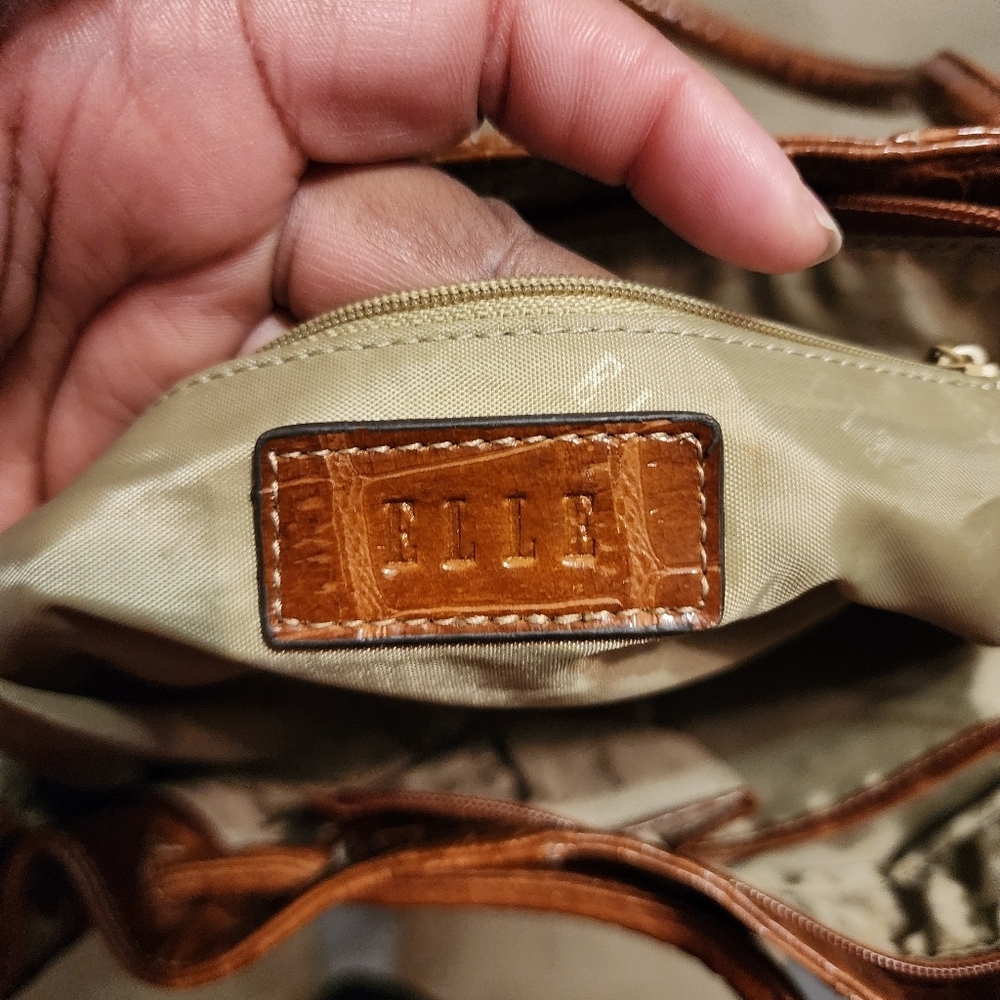 Elle Embossed Brown Vinyl Shoulder Bag - Picture 11 of 13